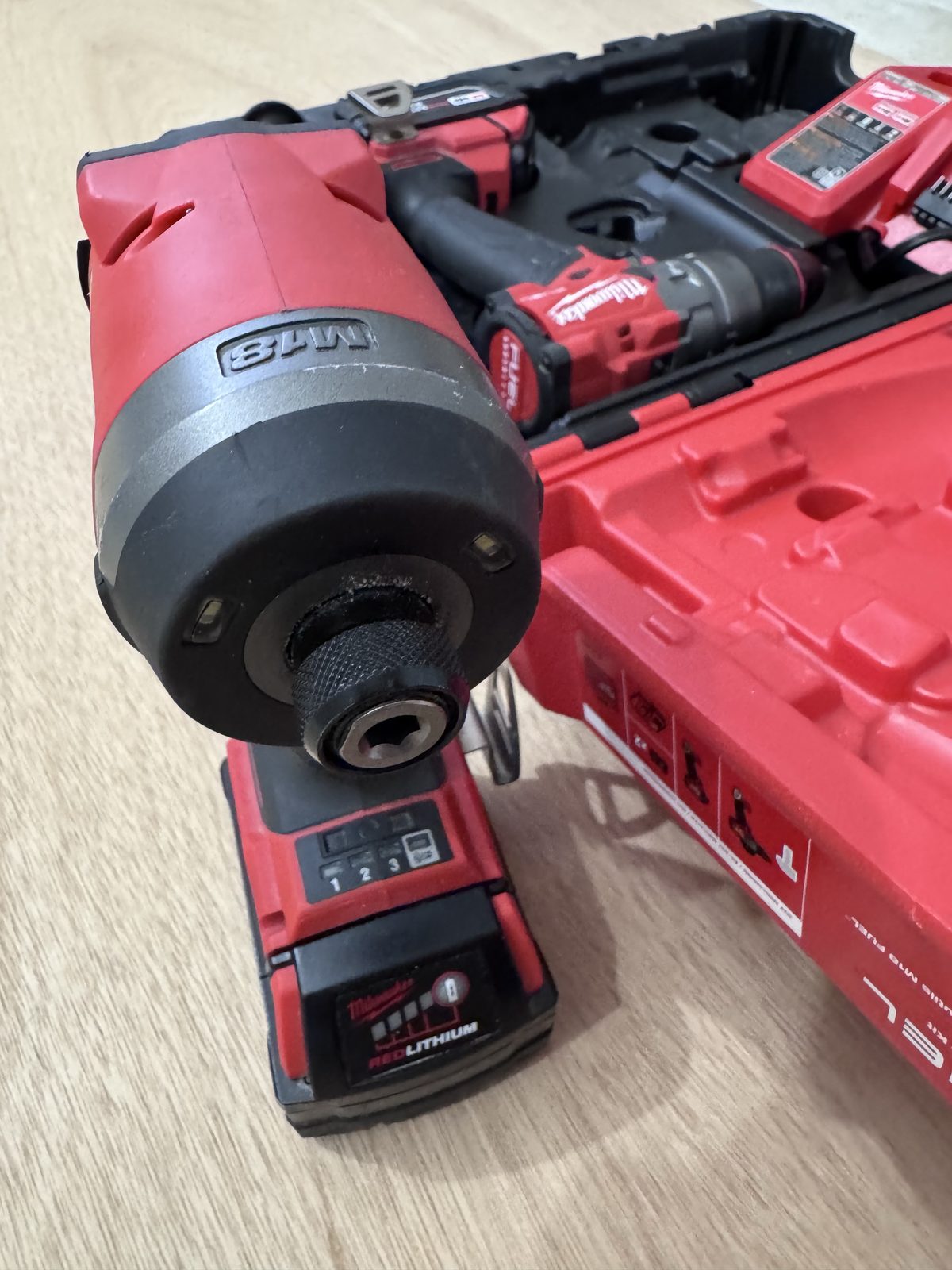 Kit Combo Milwaukee M18 FUEL (Taladro + Impacto) 3697-22 3