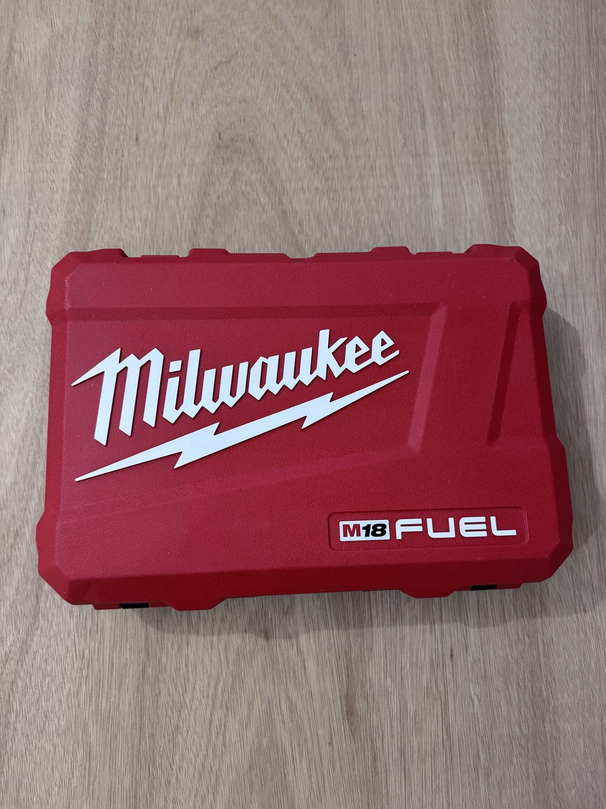 Kit Combo Milwaukee M18 FUEL (Taladro + Impacto) 3697-22 4
